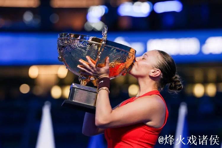 阿尼西莫娃2-1力克诺斯科娃 首次问鼎中网女单冠军 阿尼西莫娃2-1力克诺斯科娃 首次问鼎中网女单冠军